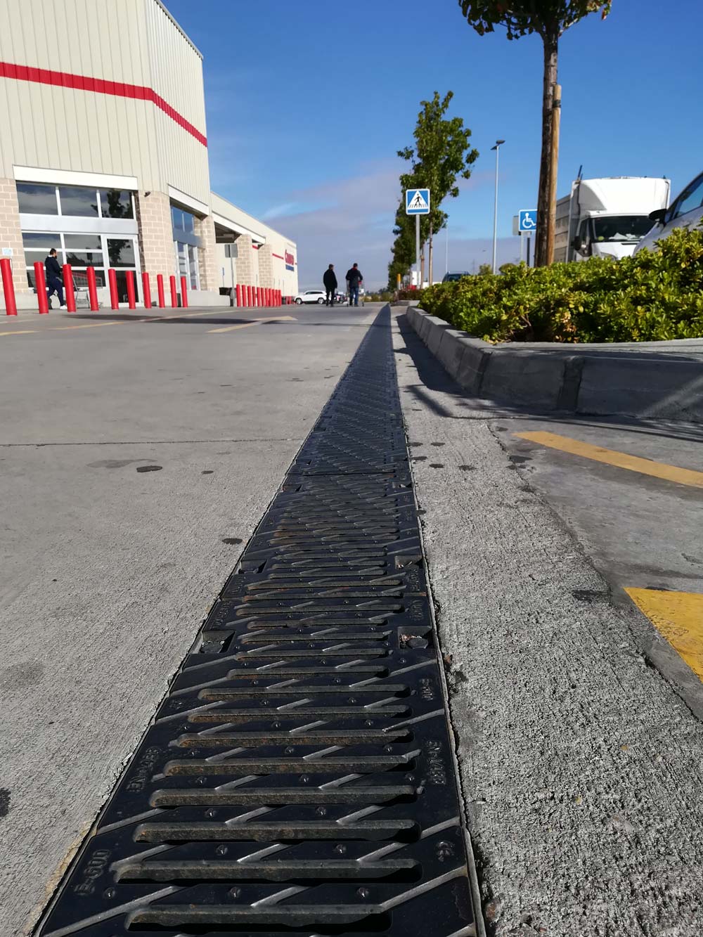 Costco Wholesale opts for ULMA Drainage Channels